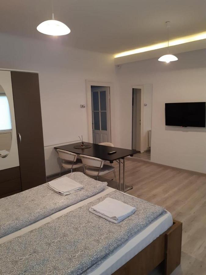 Modern Apartament Central Old Town Brašov Exteriér fotografie